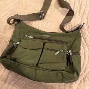 Baggallini anywhere large tote. Excellent condition!